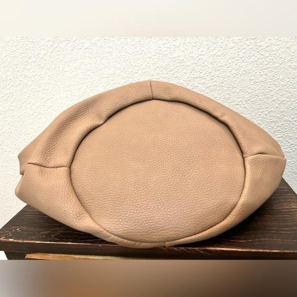 NWT asymmetrical straps bucket bag from The Drop Avalon pebbled vegan leather - Picture 3 of 15